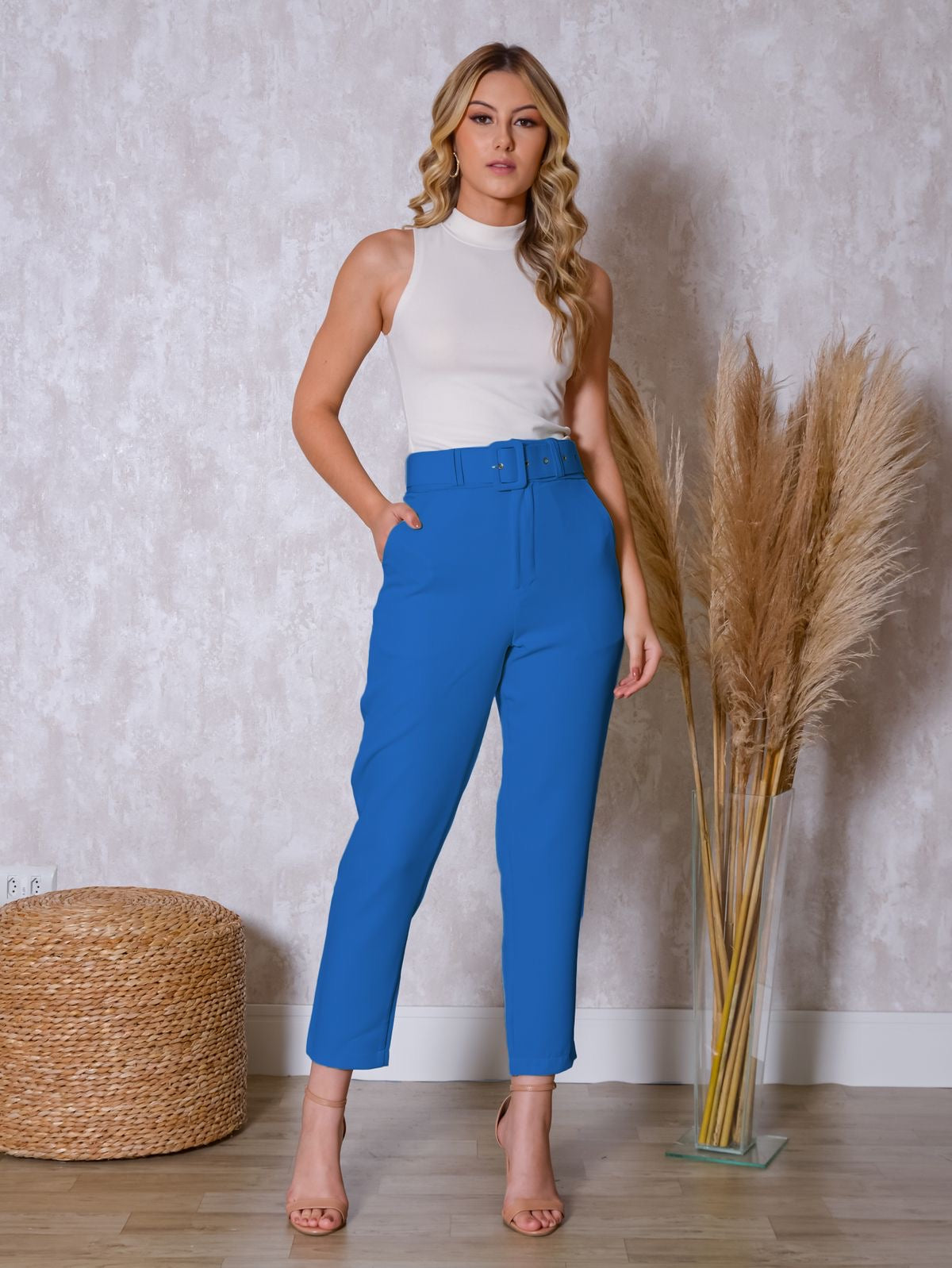 Pantalón sastrero con cinturón