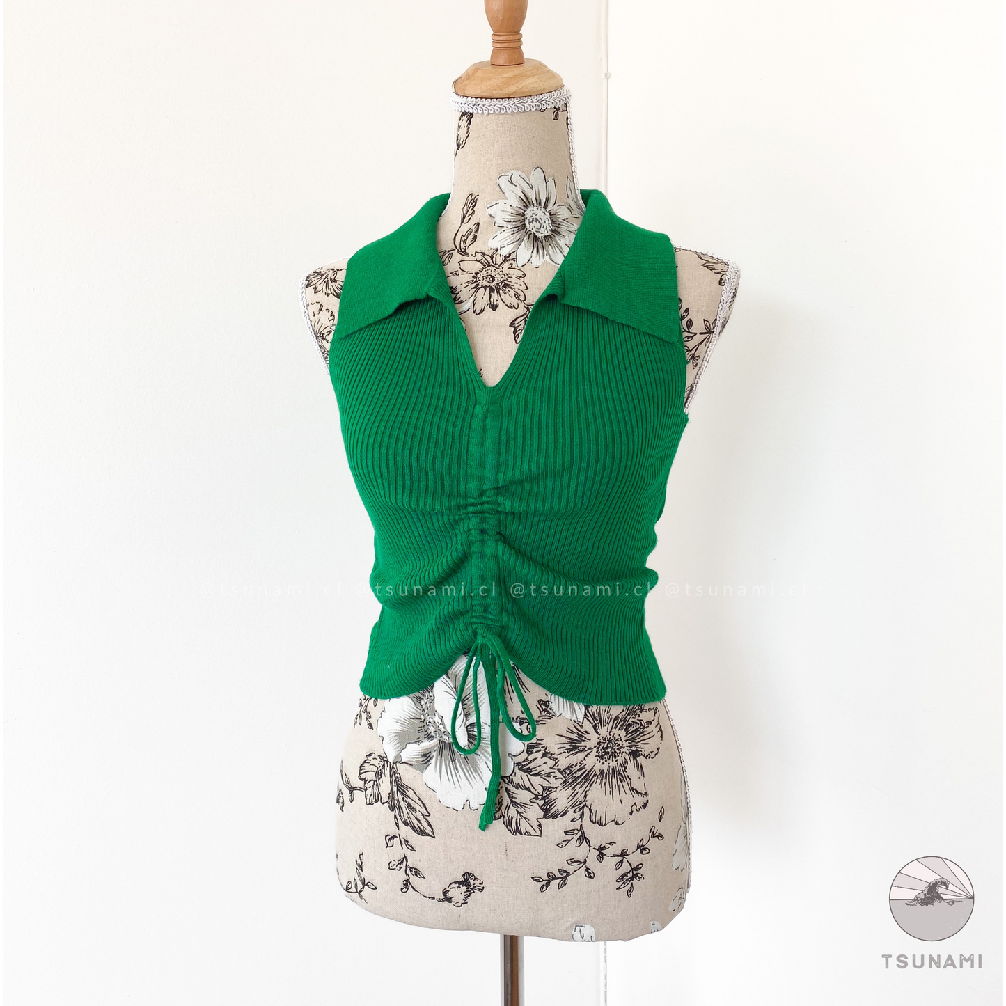 Top recogido con cuello