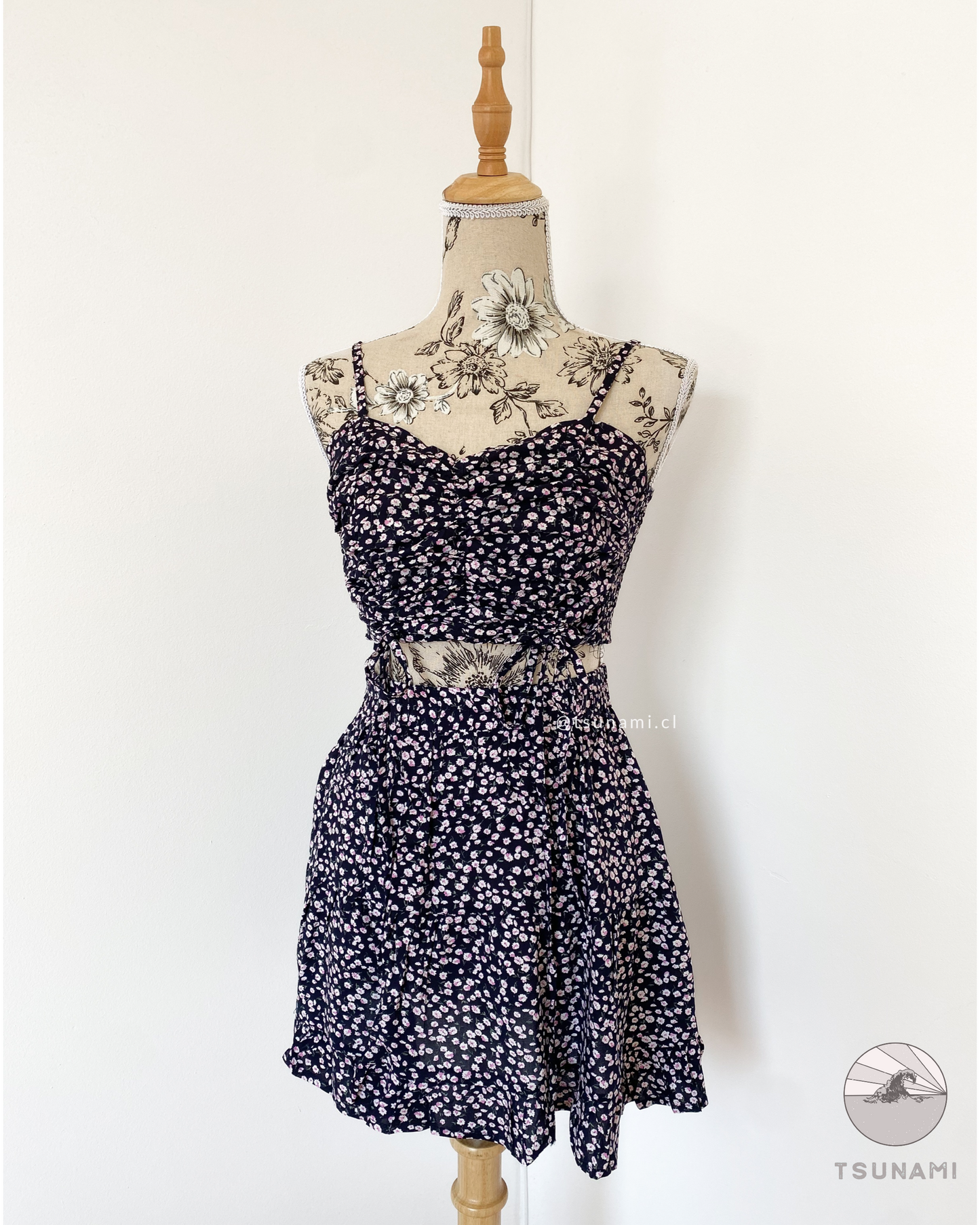 Conjunto floreado top + falda
