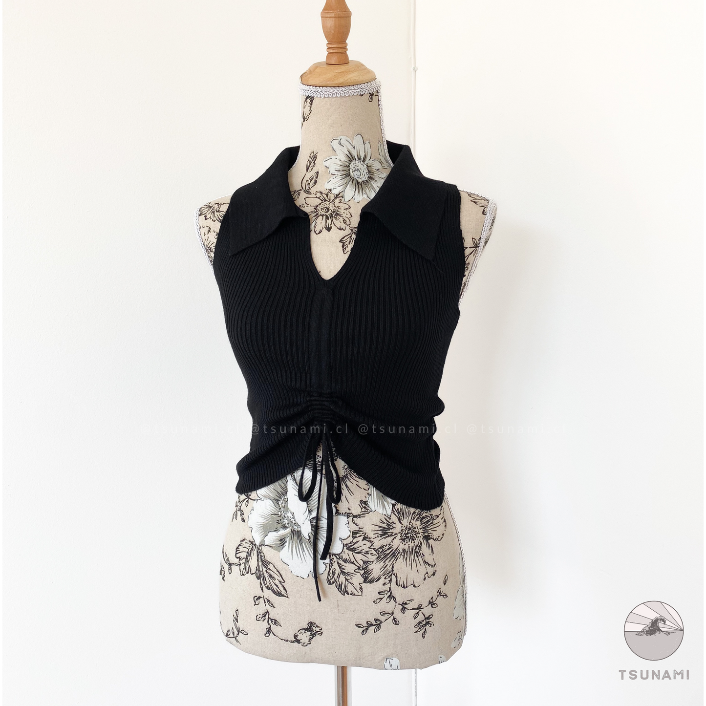 Top recogido con cuello