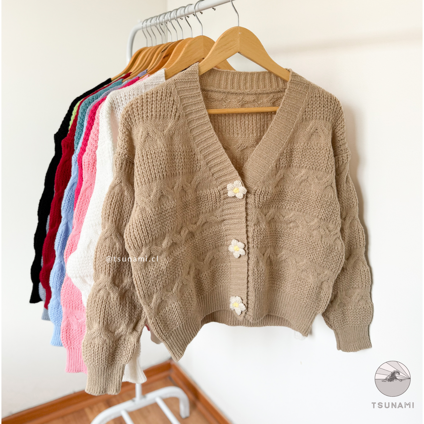 Cardigan con botones de flor
