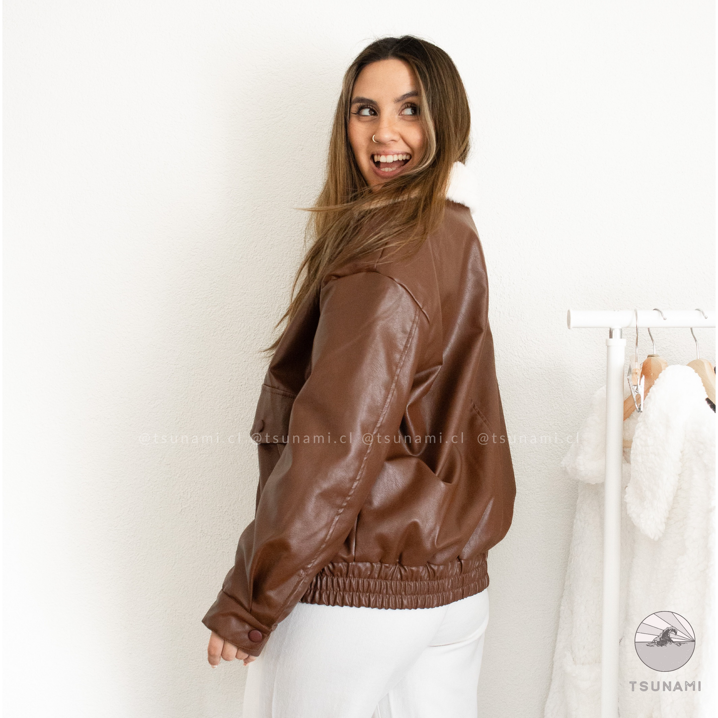 Chaqueta ecocuero interior peludito