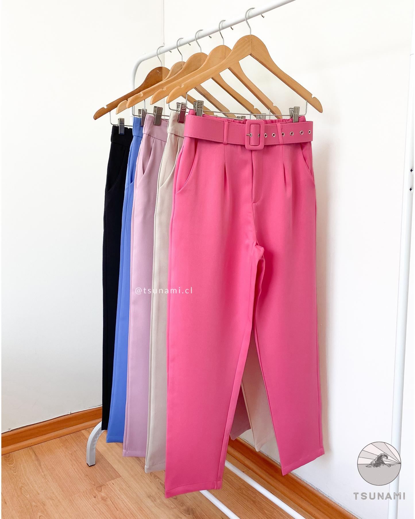 Pantalón sastrero con cinturón
