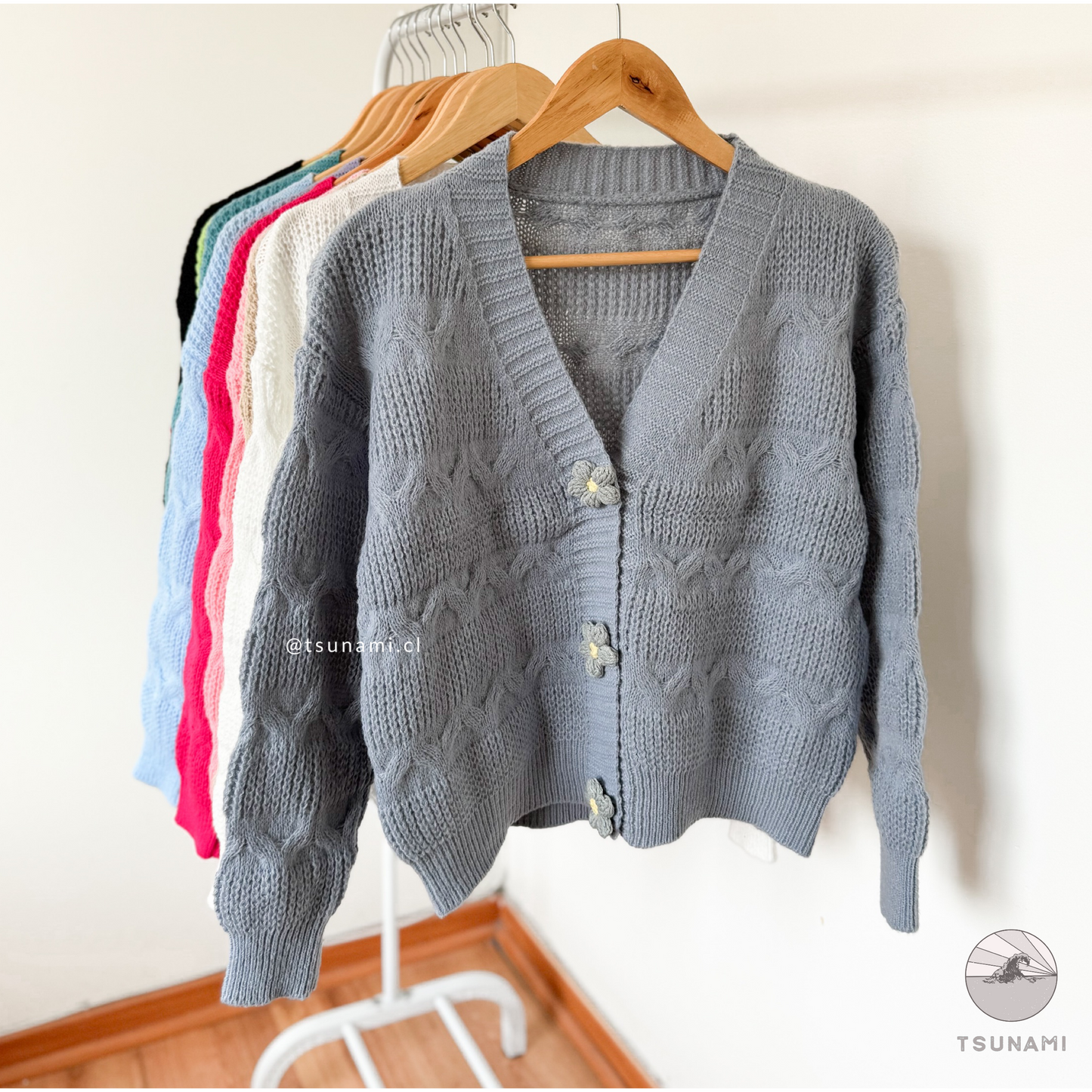 Cardigan con botones de flor