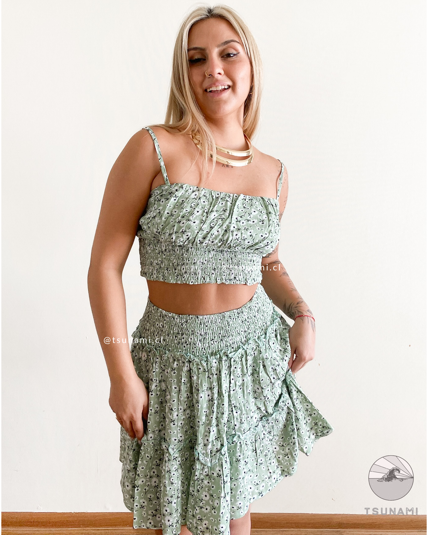 Conjunto top + falda