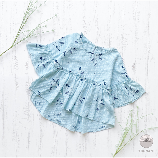 Blusa con diseño de ramitas