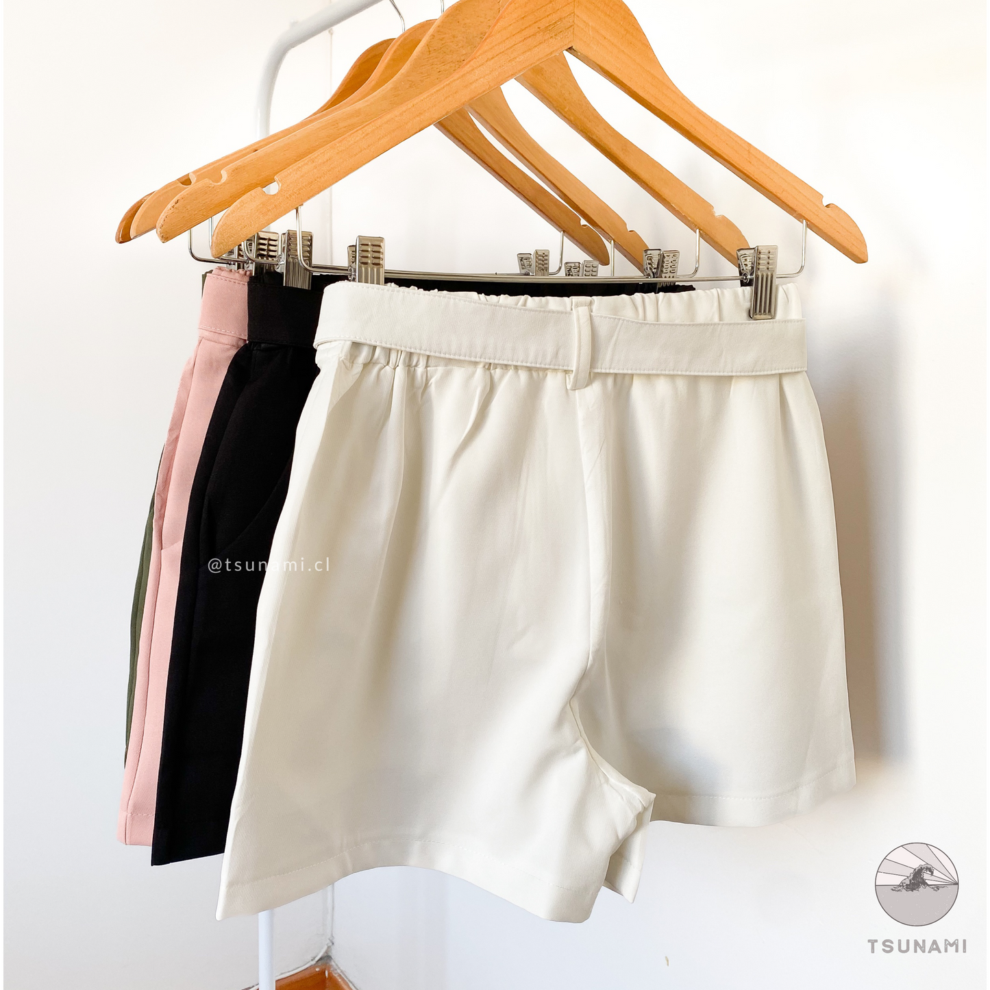 Short con cinturón