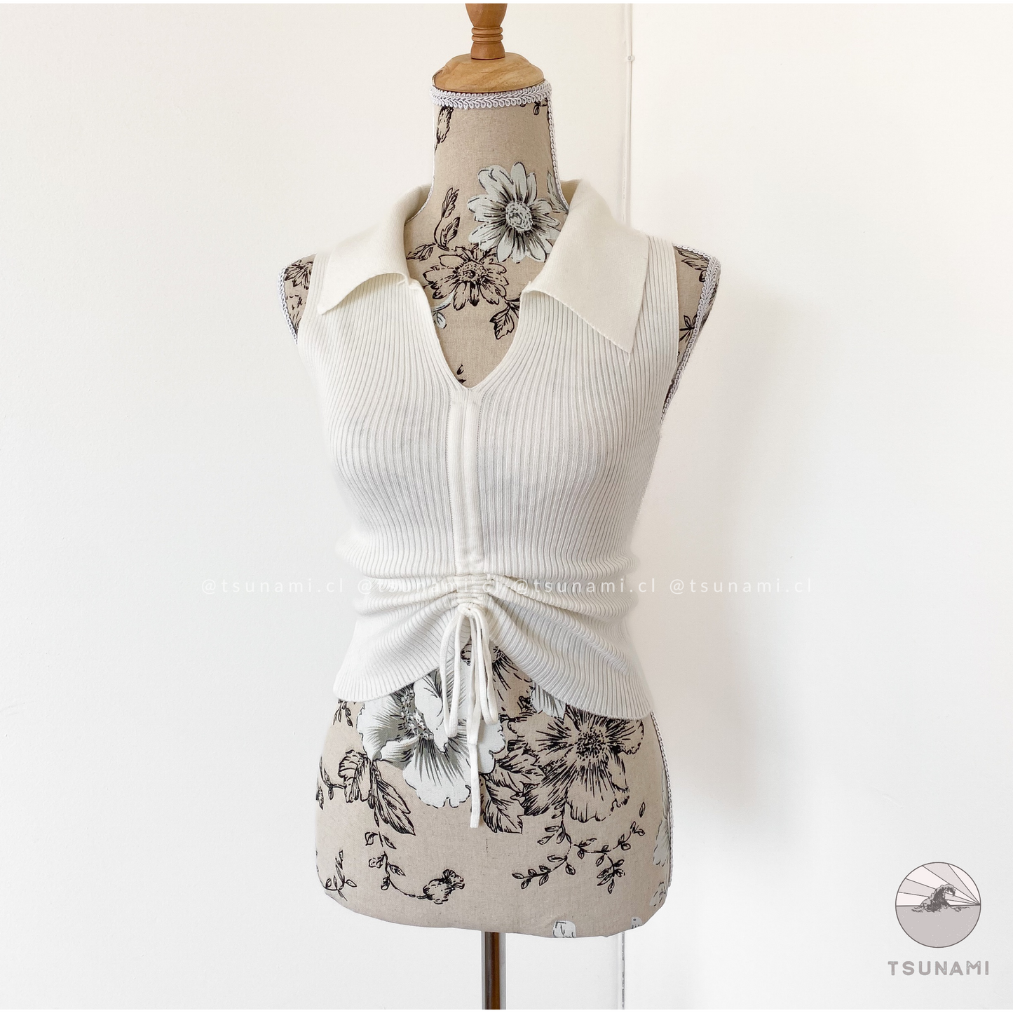 Top recogido con cuello
