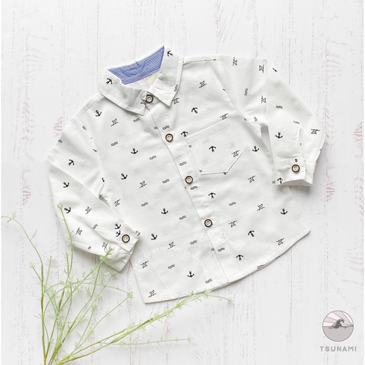 Camisa con diseño navy