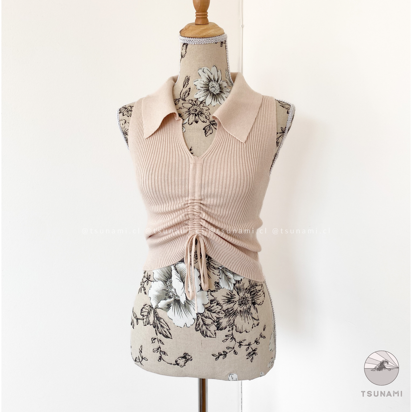 Top recogido con cuello