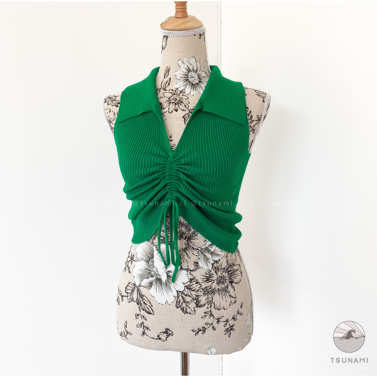 Top recogido con cuello