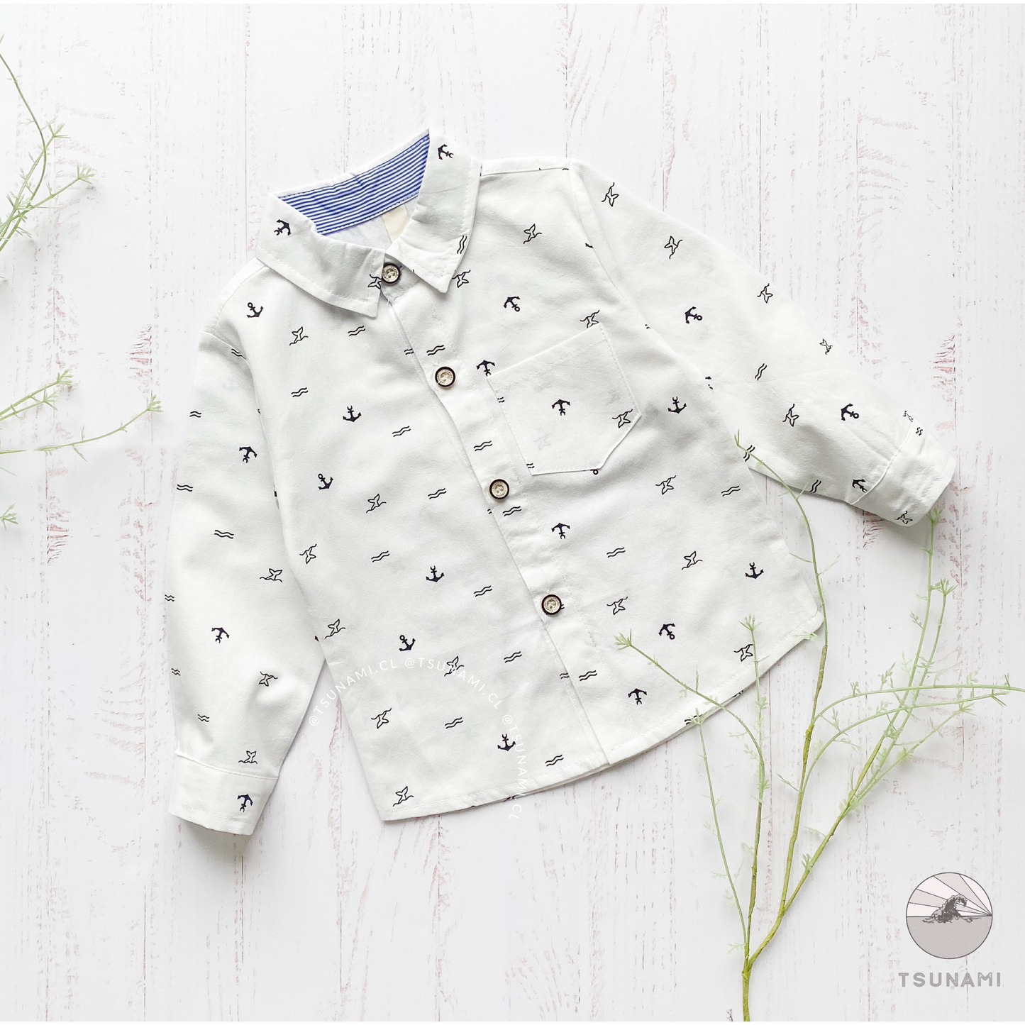 Camisa con diseño navy