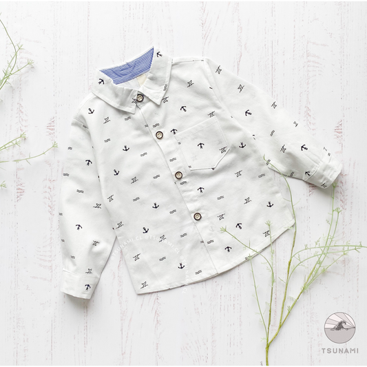 Camisa con diseño navy