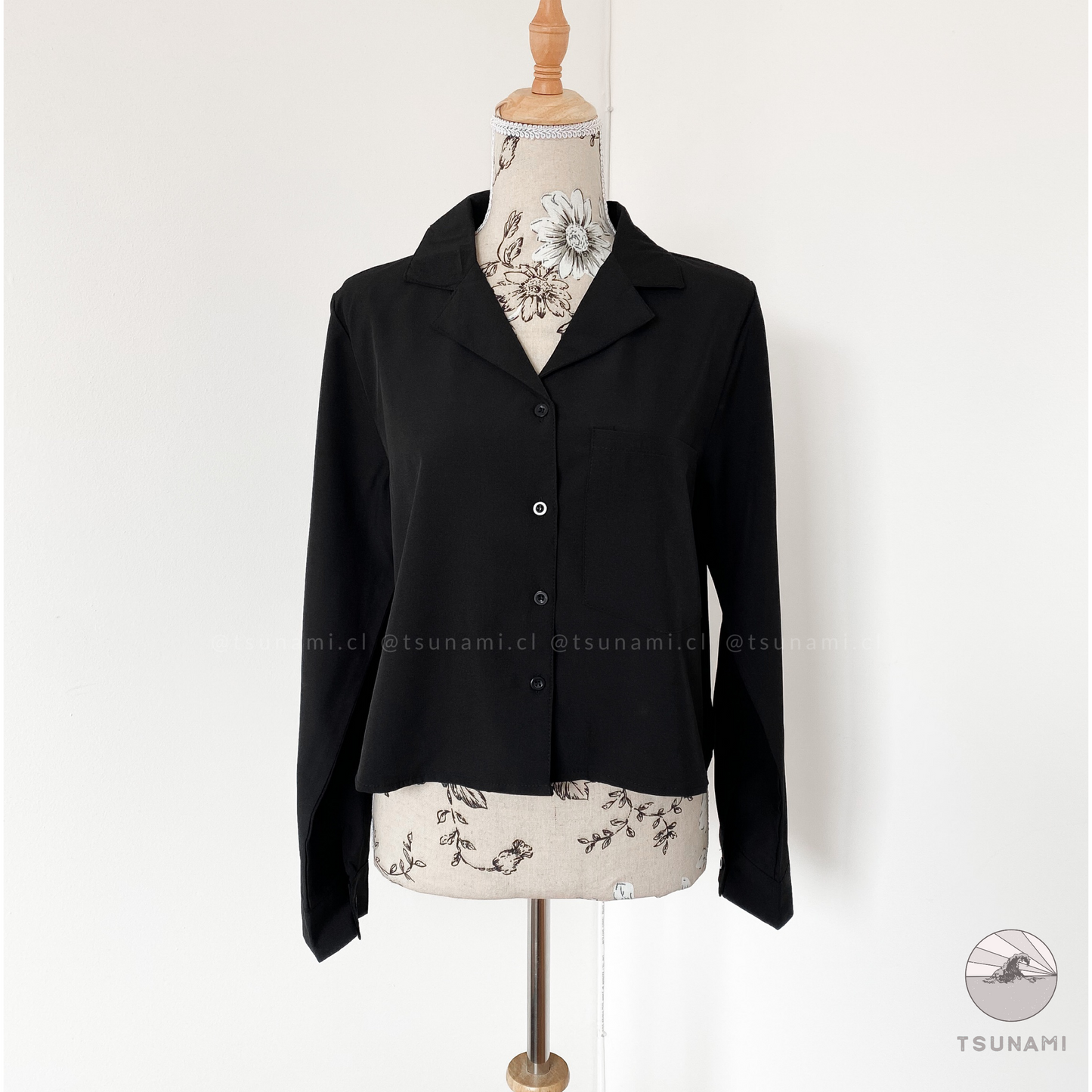 Camisa básica botones negros