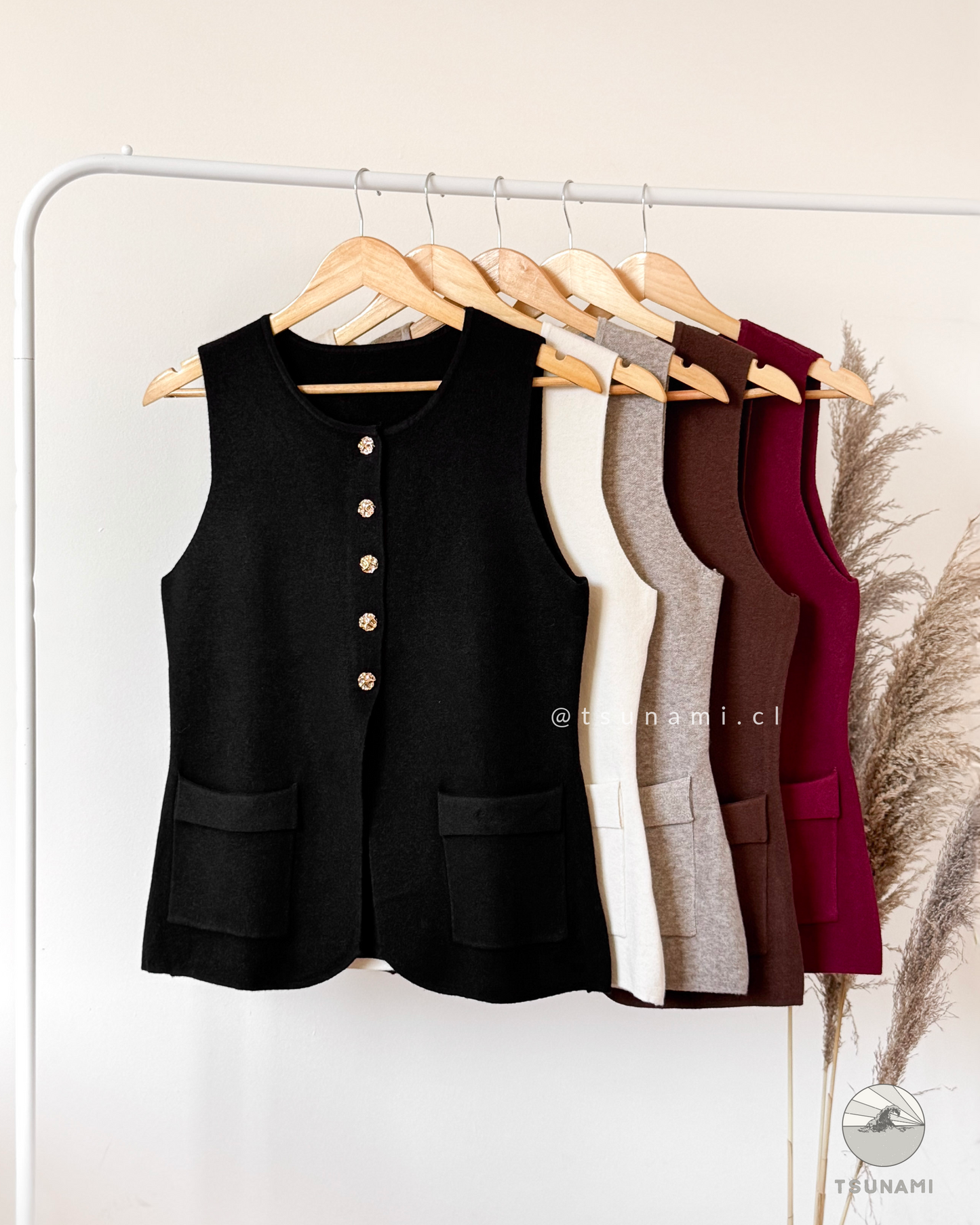 Vest Acacia | Vest tejido con botones dorados y bolsillos