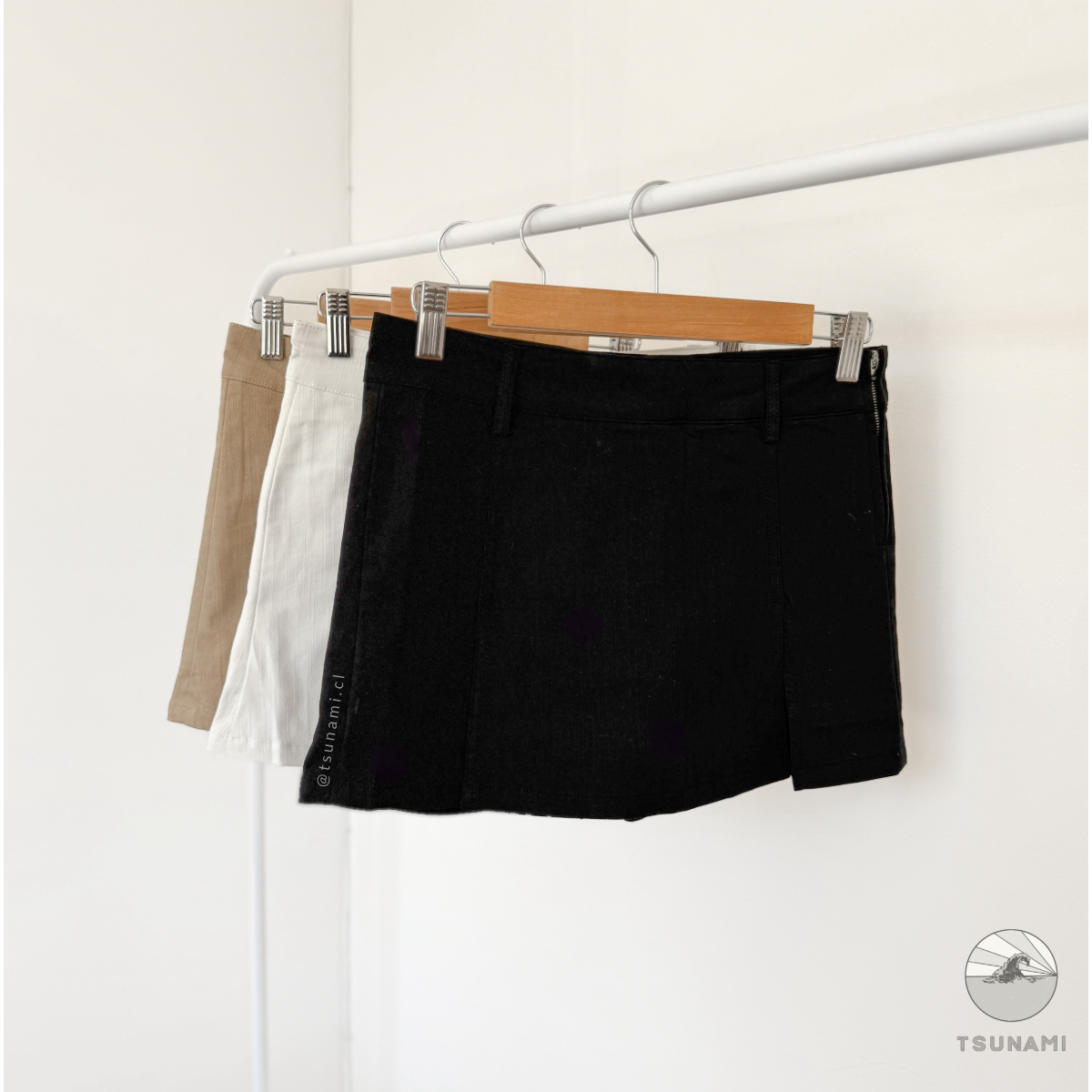 Falda short gabardina