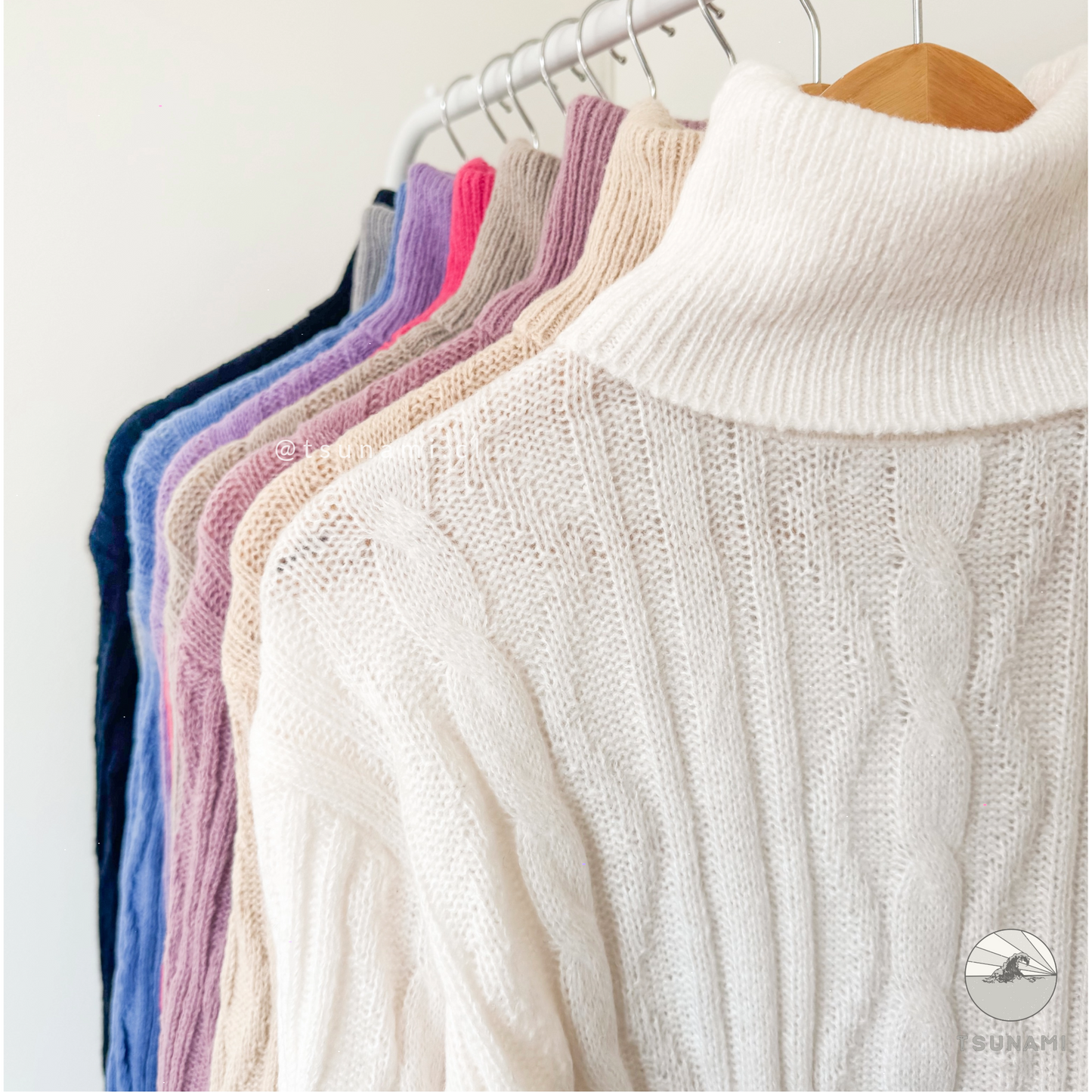 Sueter tejido trenzado con cuello alto