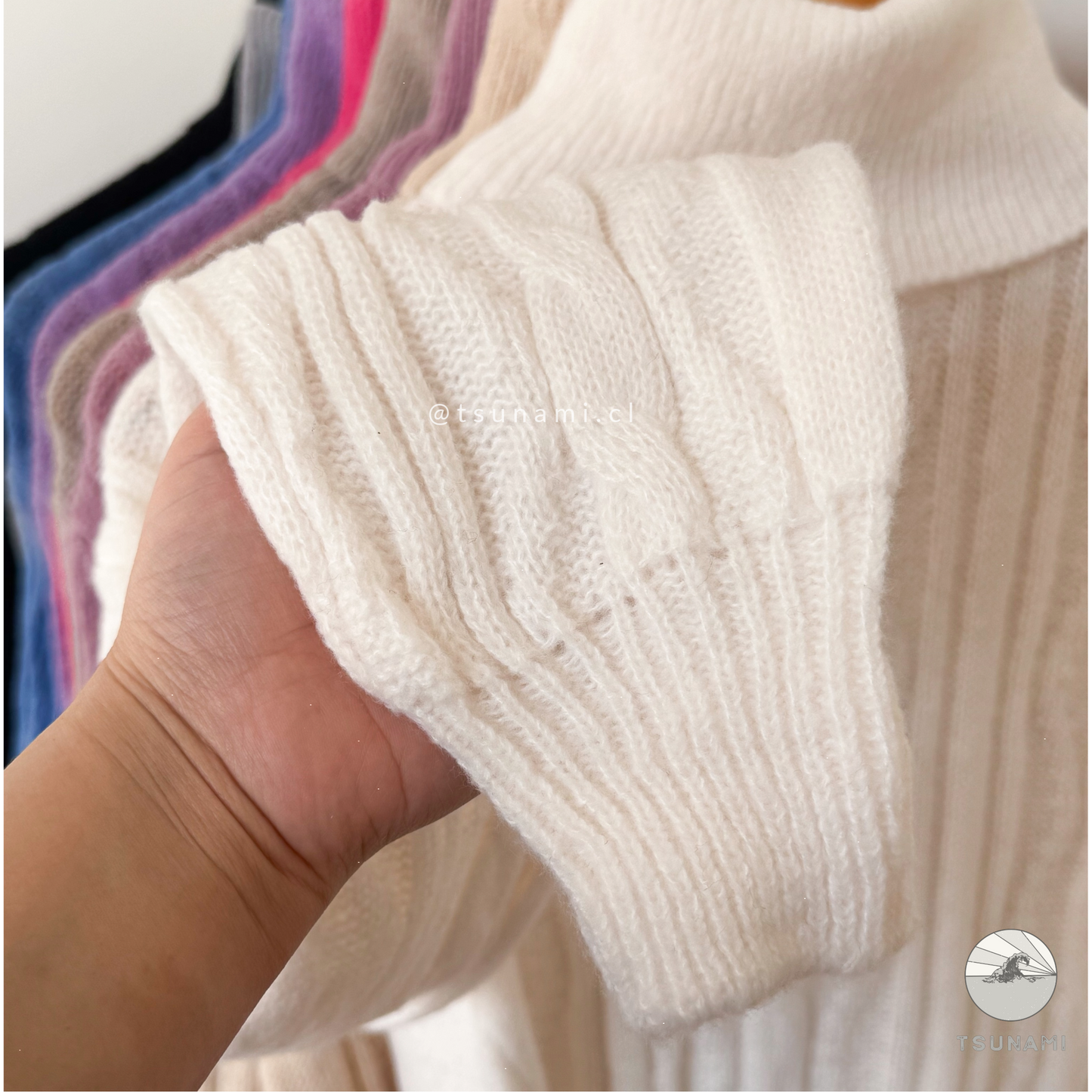 Sueter tejido trenzado con cuello alto