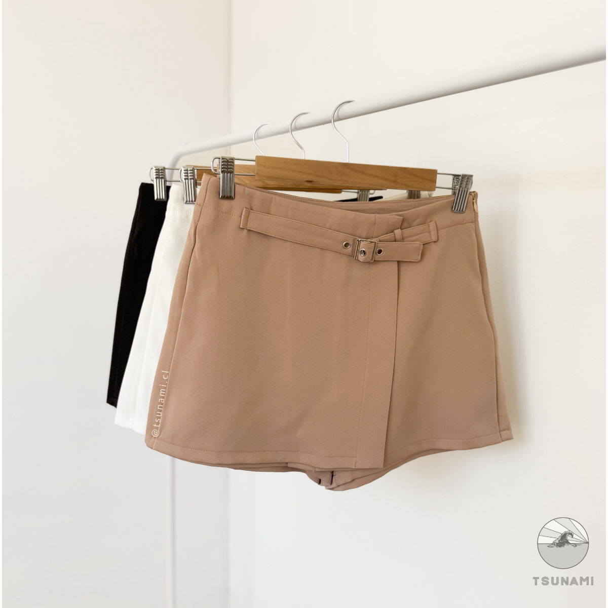 Falda short cinturón