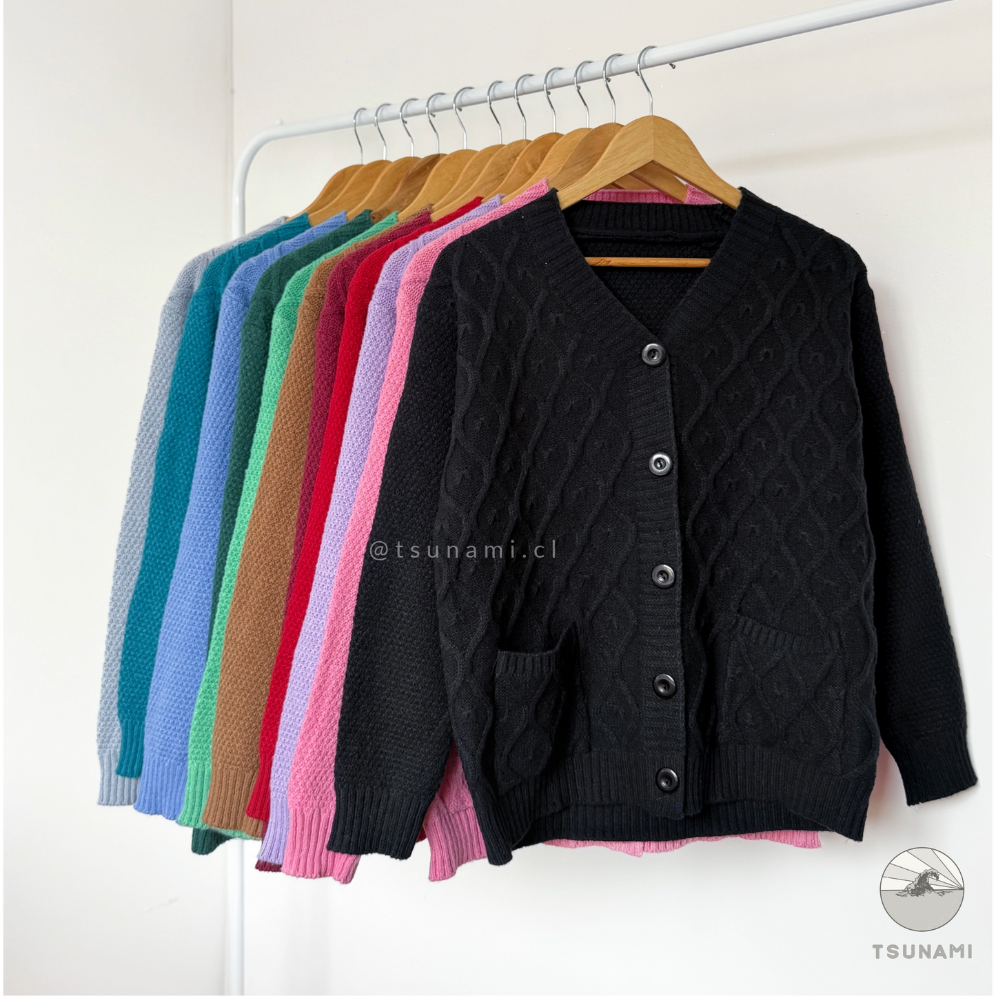 Cardigan tejido trenzado negro con bolsillos, ideal para días frescos – ropa femenina versátil Tsunami Tendencia