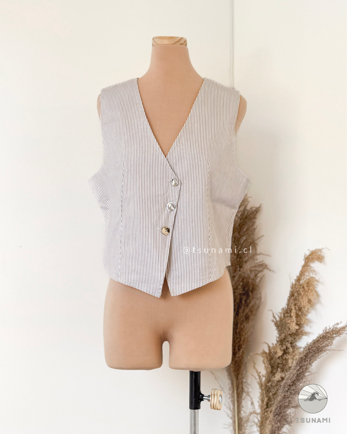 Vest con lineas y brillitos