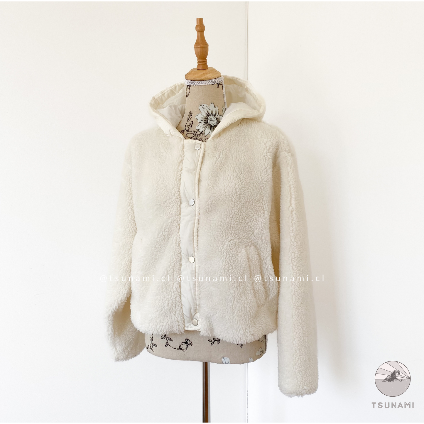 Chaqueta teddy con gorro