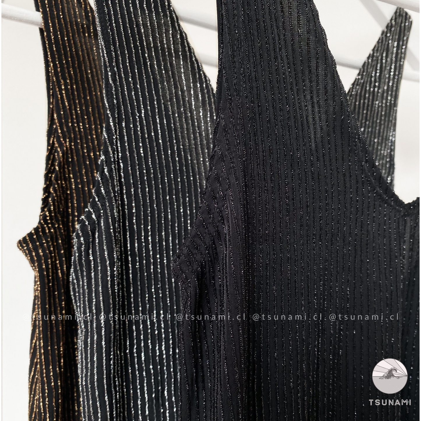 Vestido brillante escote V