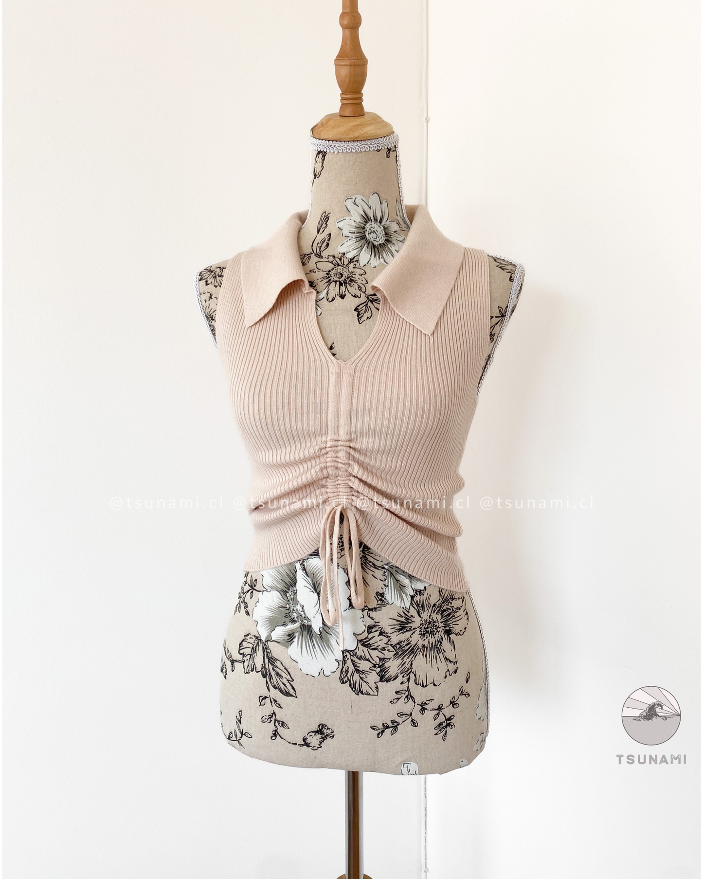Top recogido con cuello