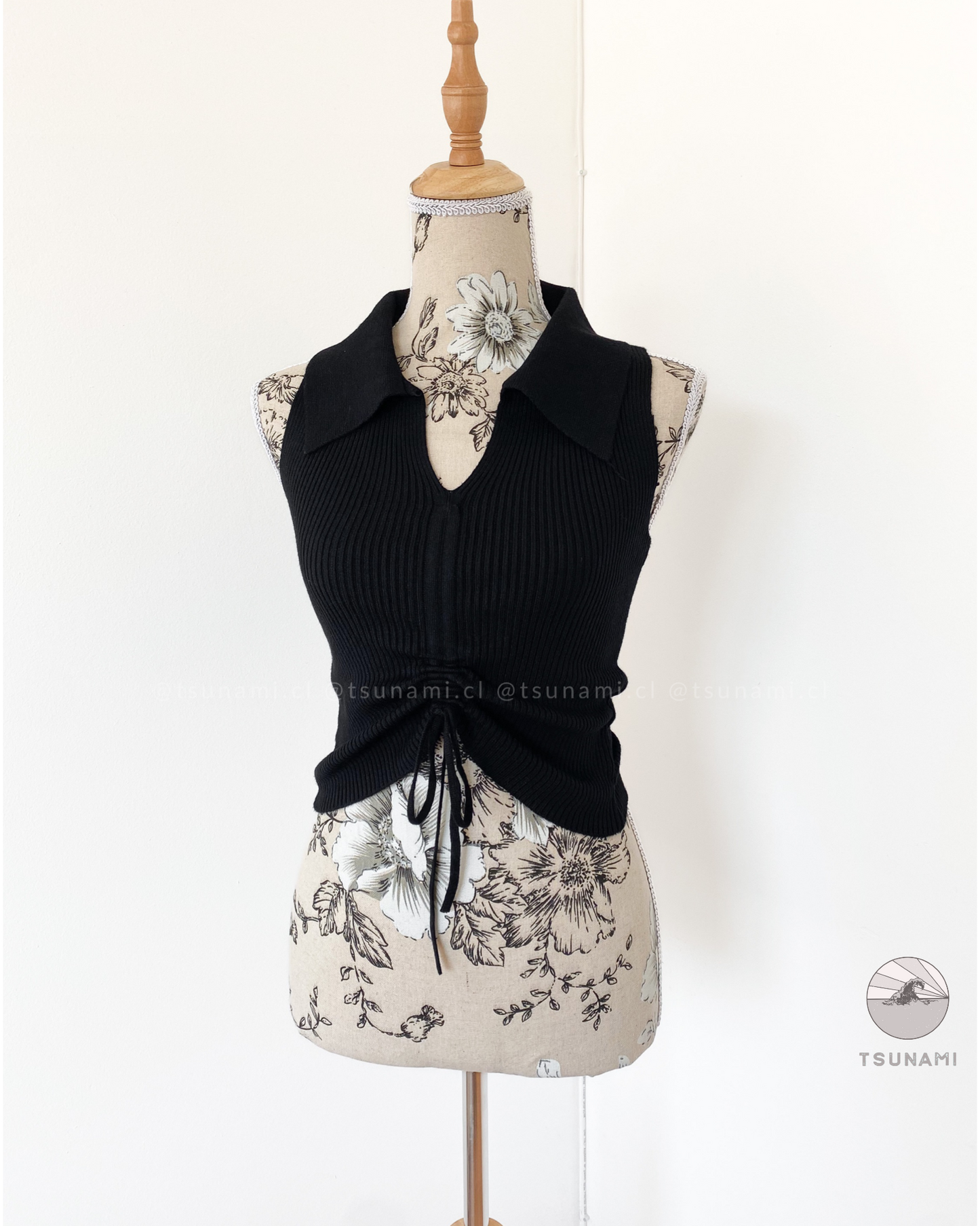Top recogido con cuello