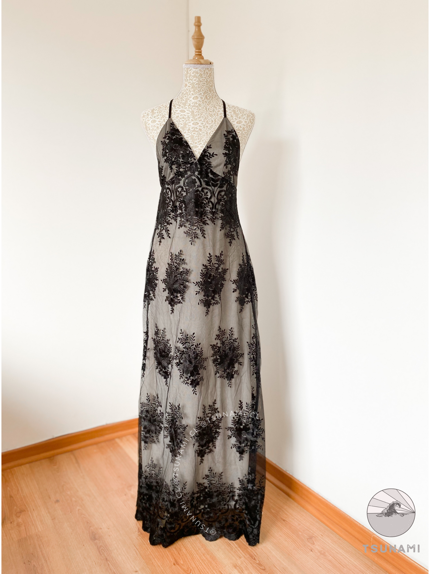 Vestido bordado de flores