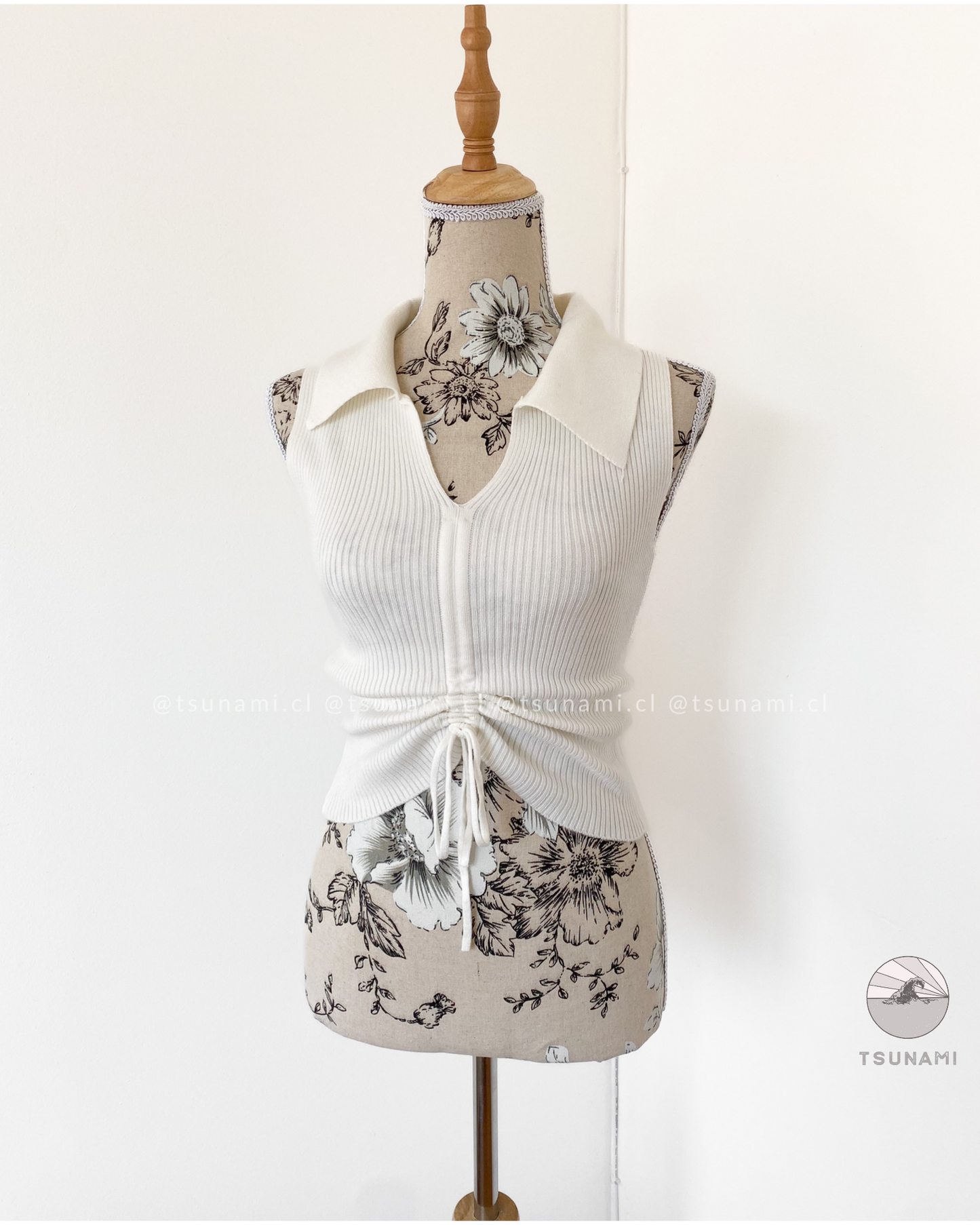 Top recogido con cuello