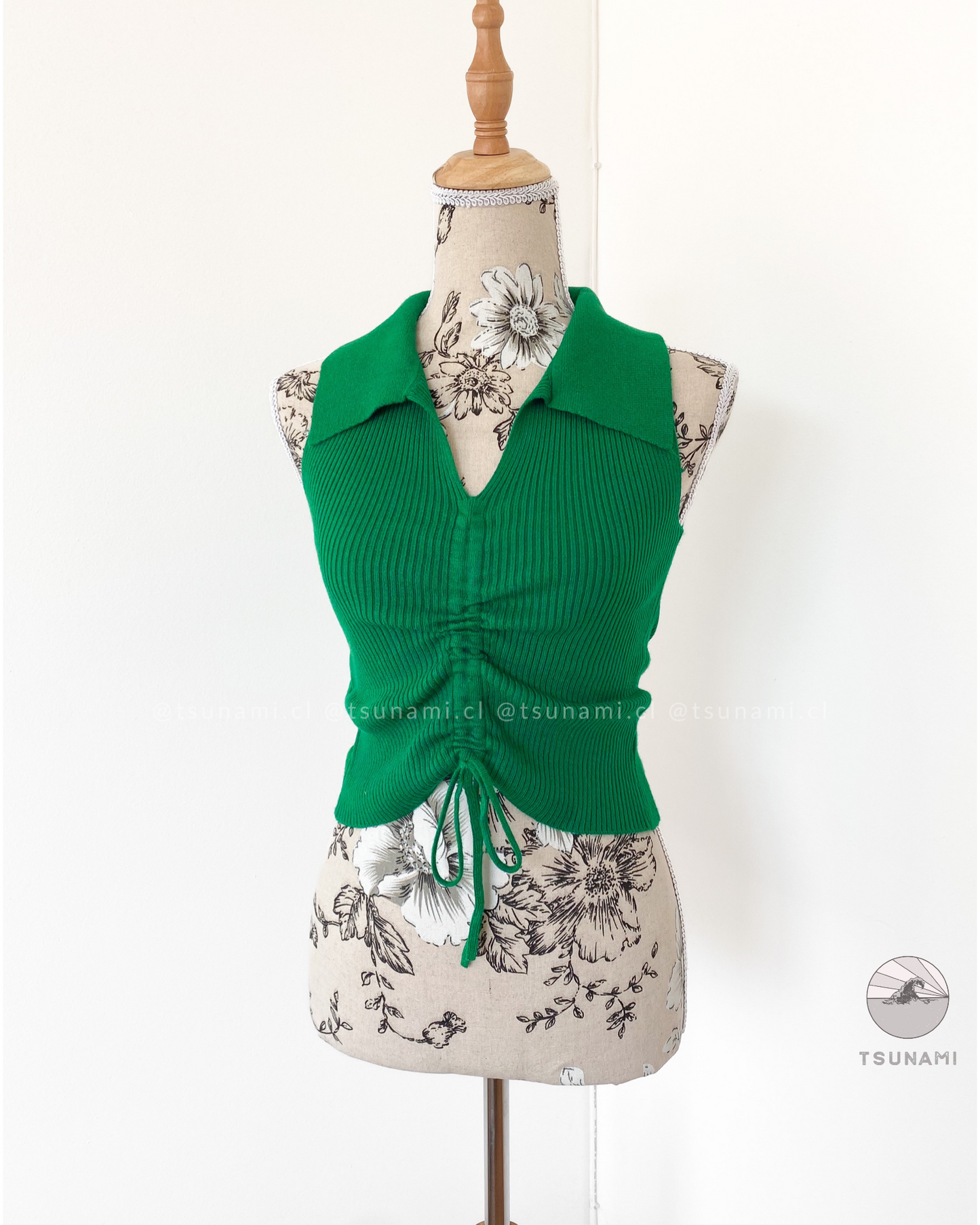 Top recogido con cuello