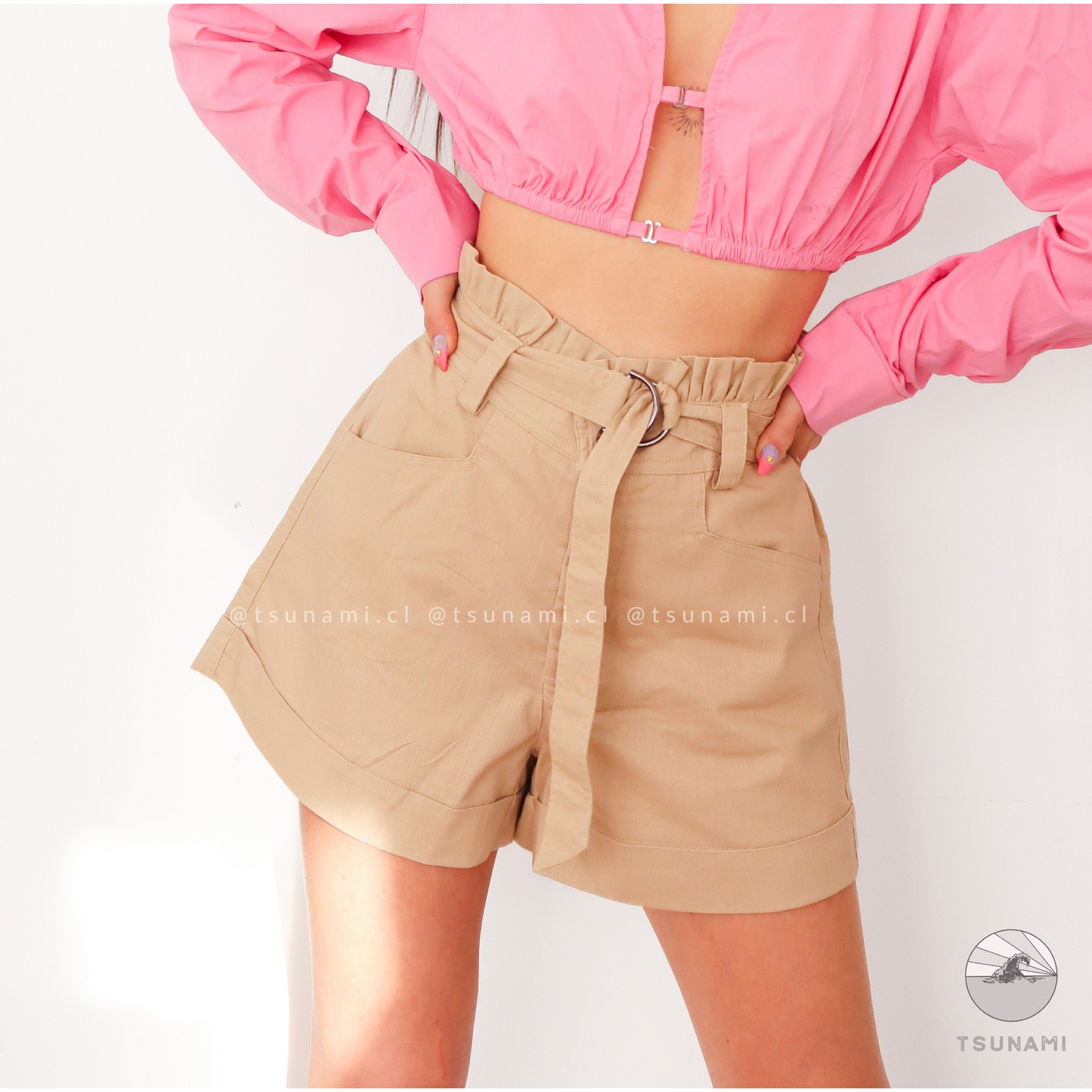 Short con cinturón