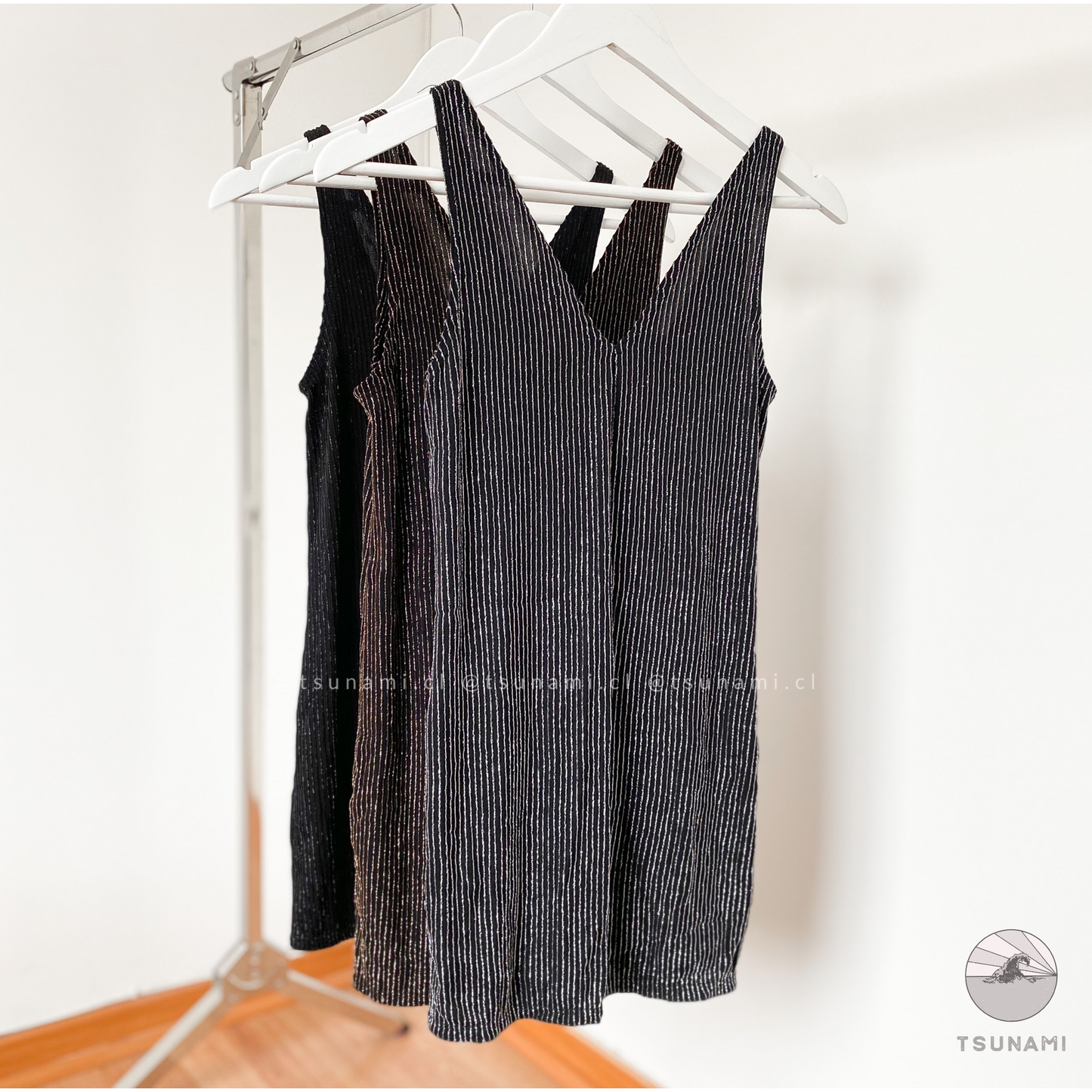 Vestido brillante escote V