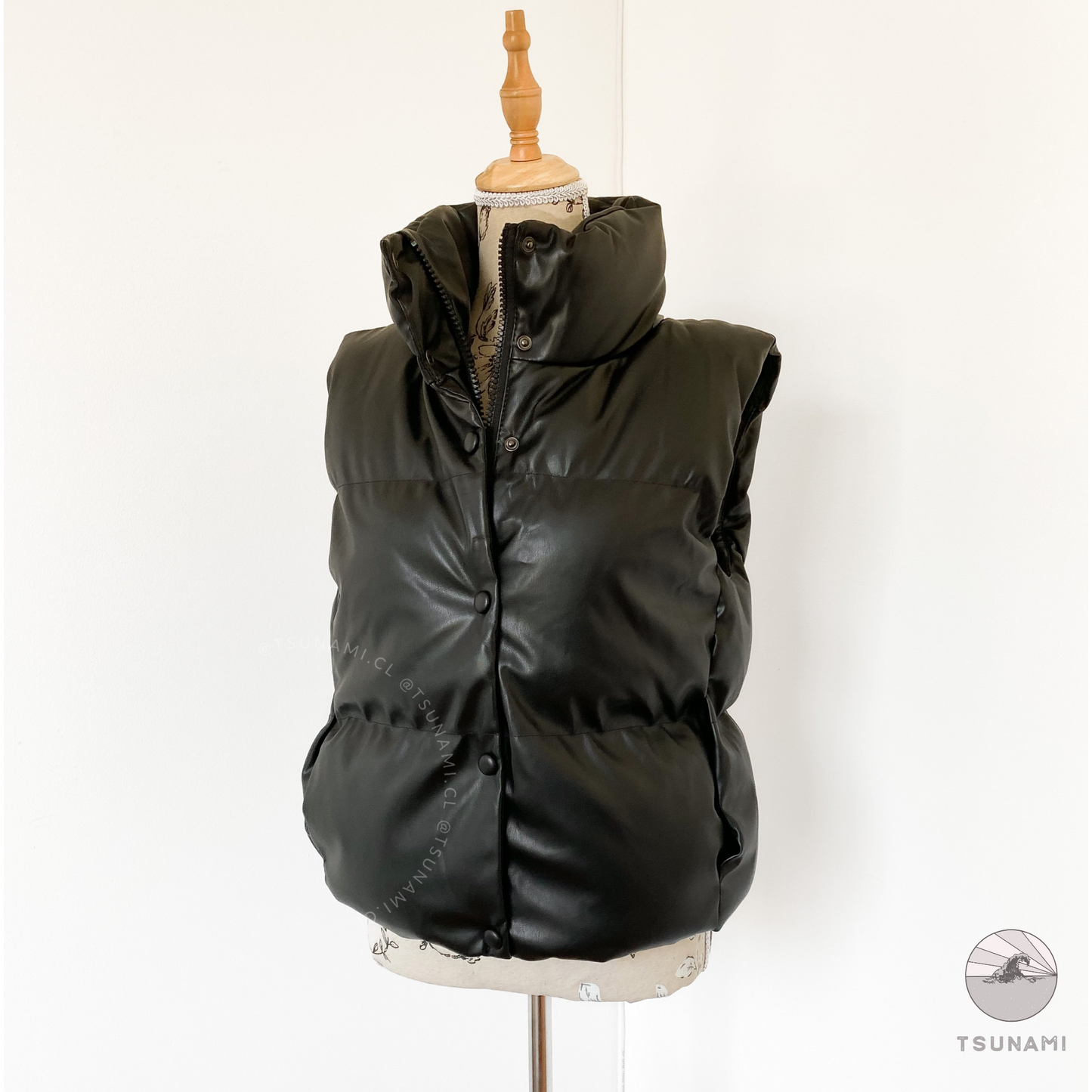 Puffer ecocuero sin mangas
