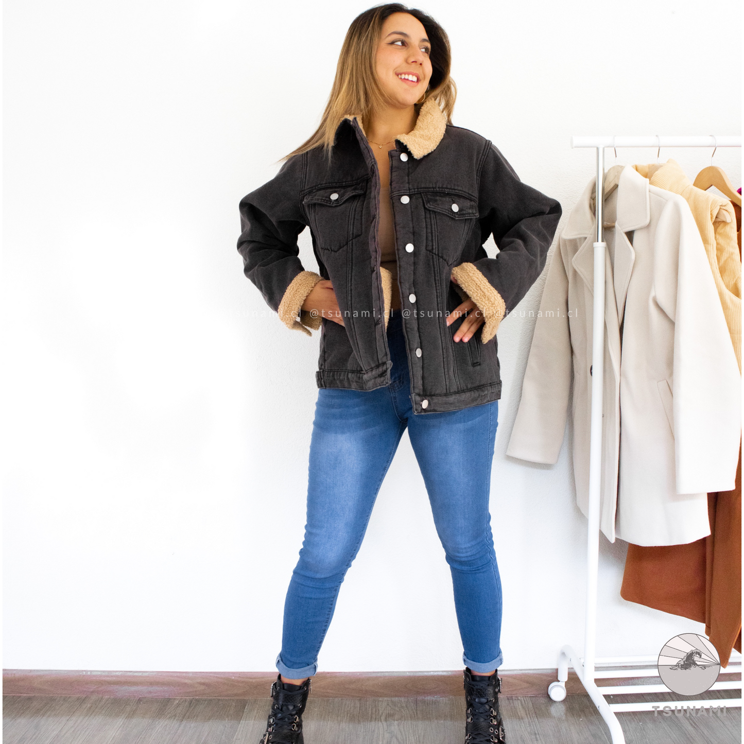Chaqueta de mezclilla con chiporro