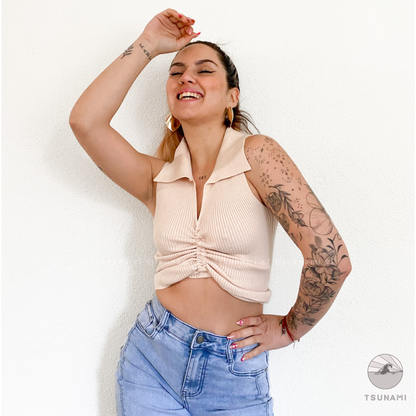 Top recogido con cuello