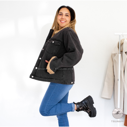 Chaqueta de mezclilla con chiporro