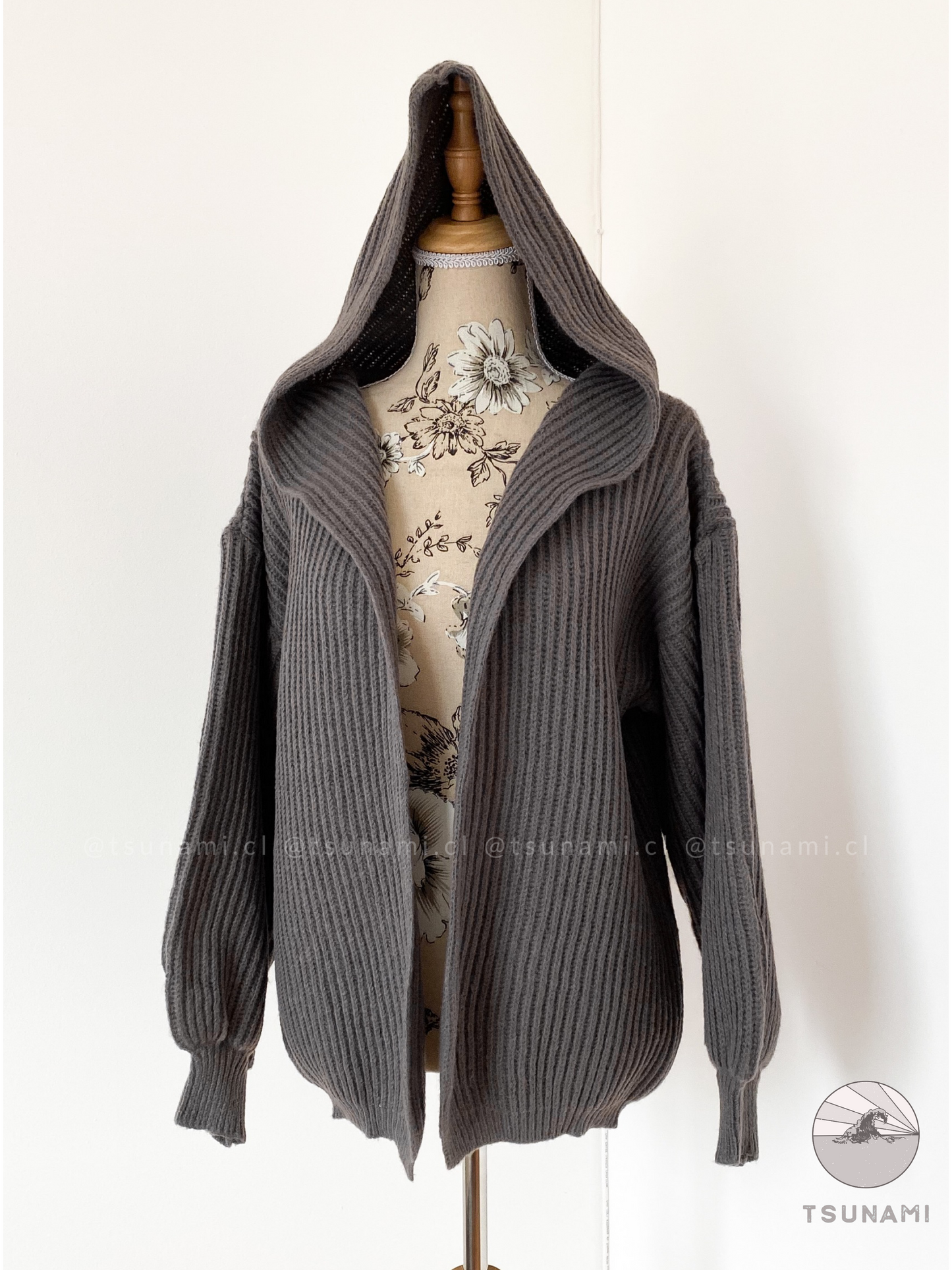 Cardigan con gorro
