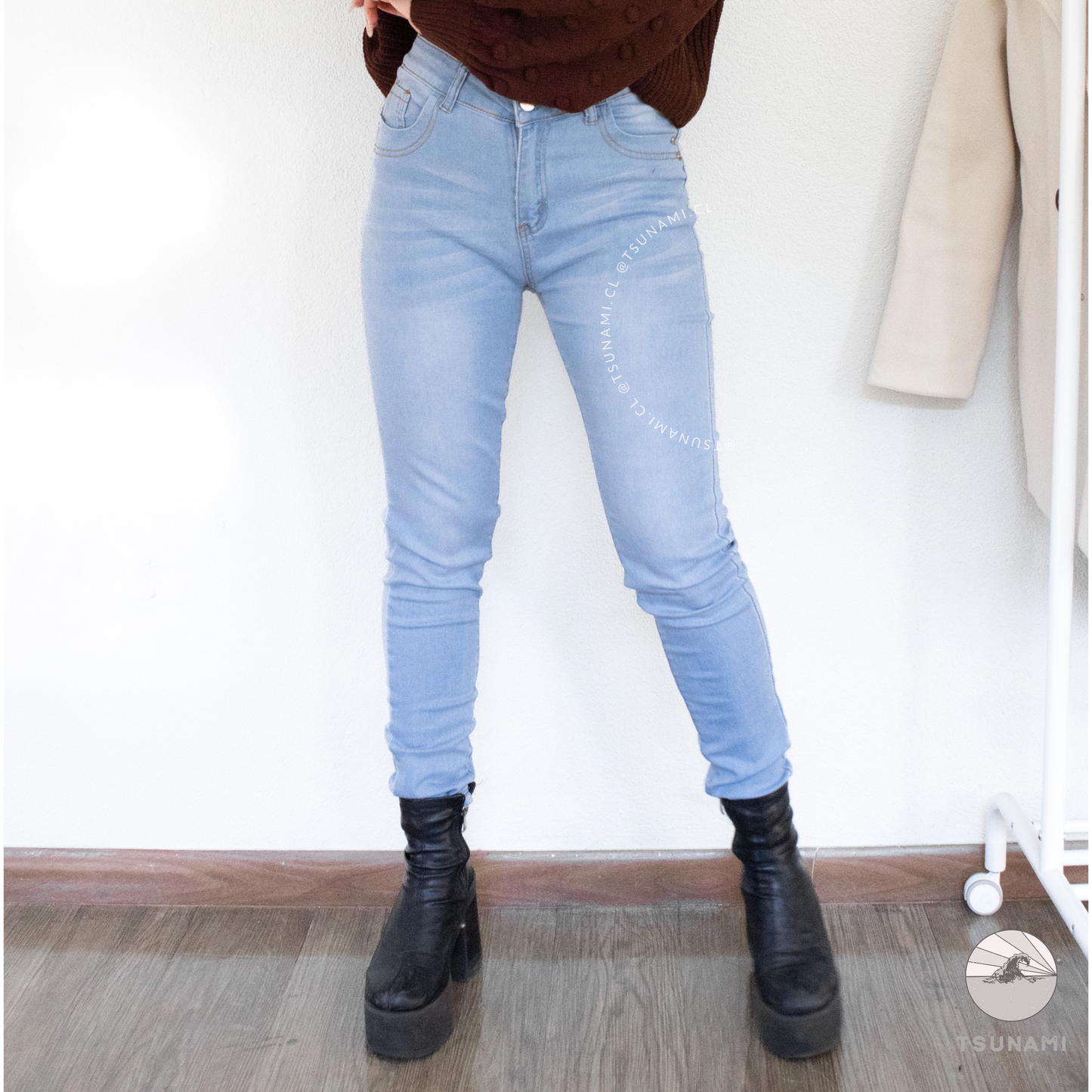 Skinny con botón
