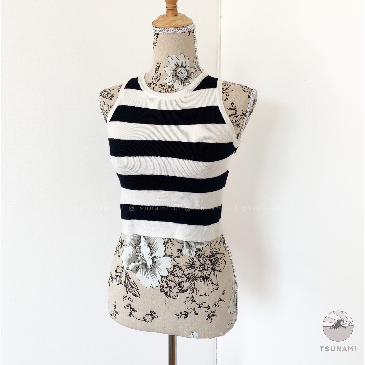 Top halter con franjas