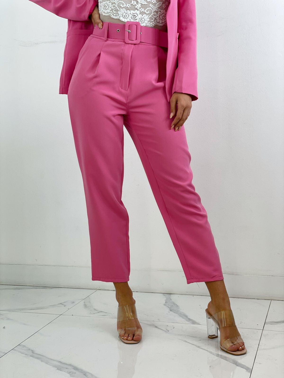 Pantalón sastrero con cinturón