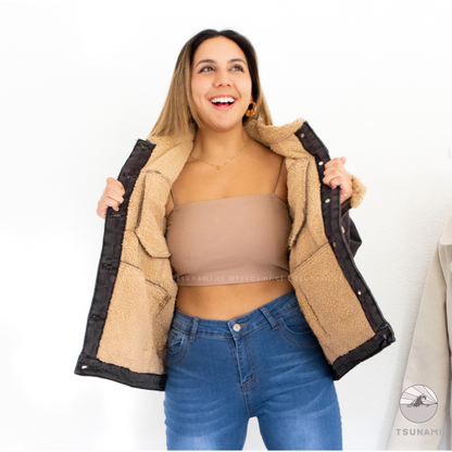 Chaqueta de mezclilla con chiporro