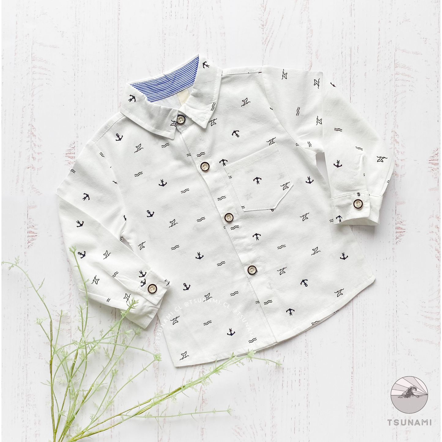 Camisa con diseño navy