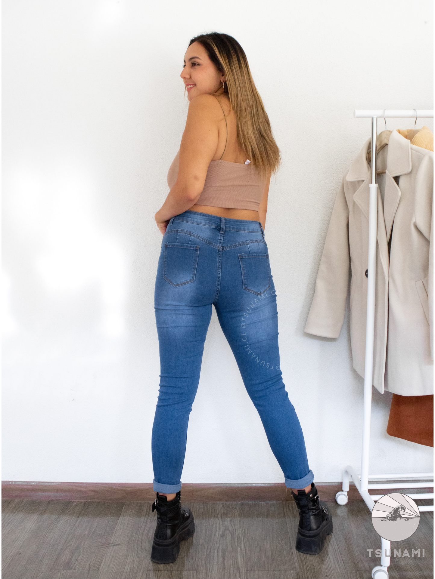 Skinny con botón