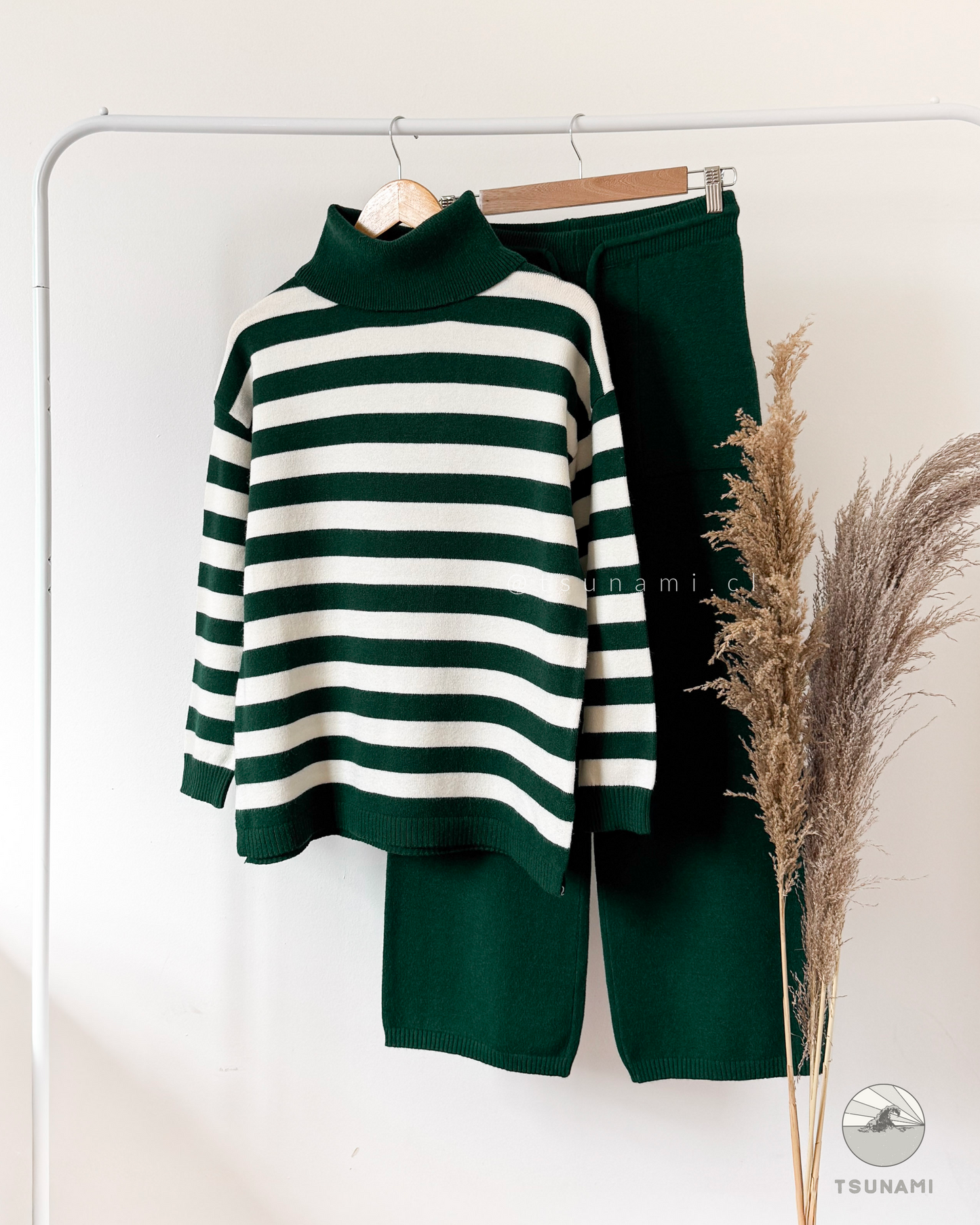 Conjunto Avellana | Conjunto tejido cuello alto a rayas