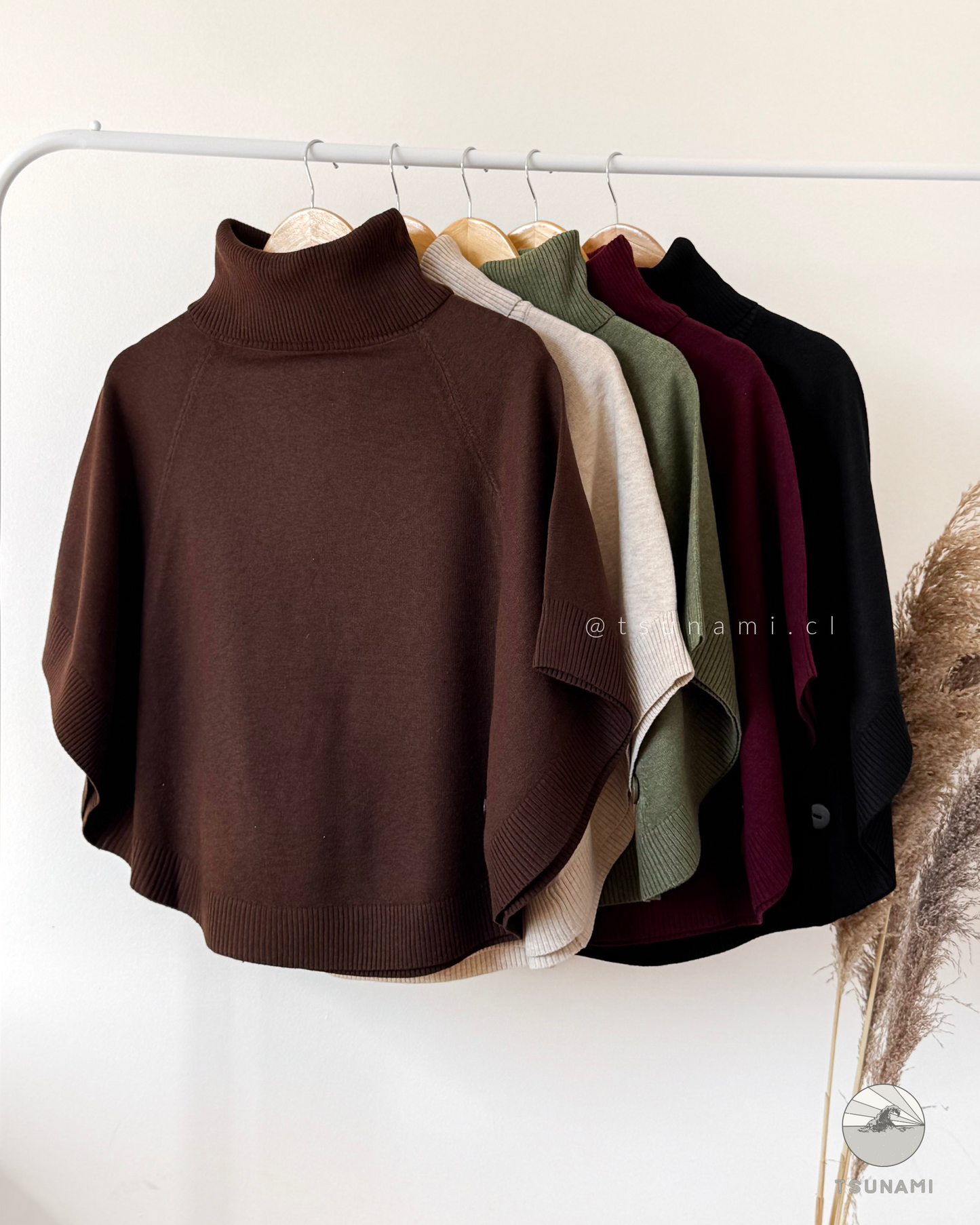 Poncho Suéter Roble | Poncho Cuello Alto con Botones
