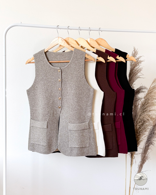 Vest Acacia | Vest tejido con botones dorados y bolsillos