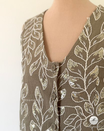 Vest con bordado y lentejuelas