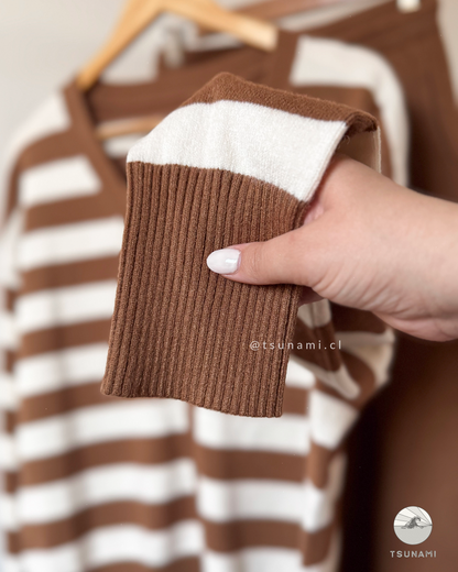 Conjunto pantalón y cardigan con líneas